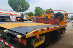 巴音郭楞蒙古附近拖车电话号码服务