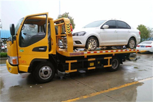 巴音郭楞蒙古附近拖车救援24小时服务热线